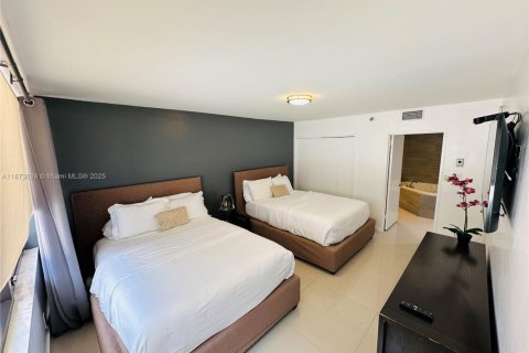 Condominio en venta en Miami Beach, Florida, 2 dormitorios, 89.19 m2 № 1978424 - foto 10