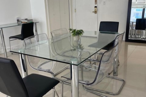 Condominio en venta en Miami Beach, Florida, 2 dormitorios, 89.19 m2 № 1978424 - foto 5