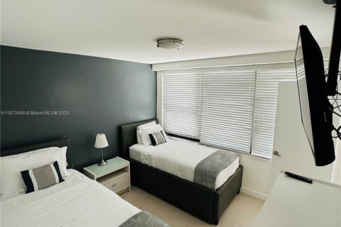 Condominio en venta en Miami Beach, Florida, 2 dormitorios, 89.19 m2 № 1978424 - foto 13