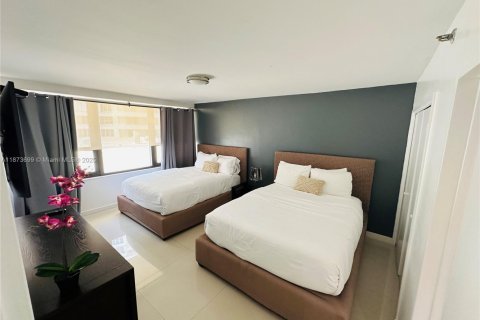 Condominio en venta en Miami Beach, Florida, 2 dormitorios, 89.19 m2 № 1978424 - foto 9