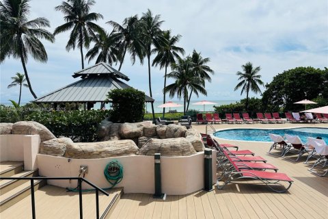 Condominio en venta en Miami Beach, Florida, 2 dormitorios, 89.19 m2 № 1978424 - foto 22