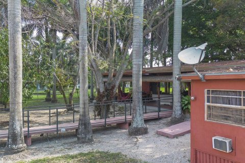 Villa ou maison à vendre à Miami, Floride: 2 chambres № 1694552 - photo 21