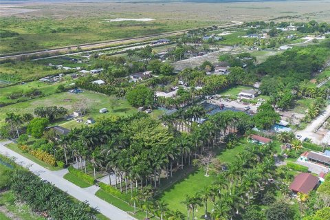 Villa ou maison à vendre à Miami, Floride: 2 chambres № 1694552 - photo 3