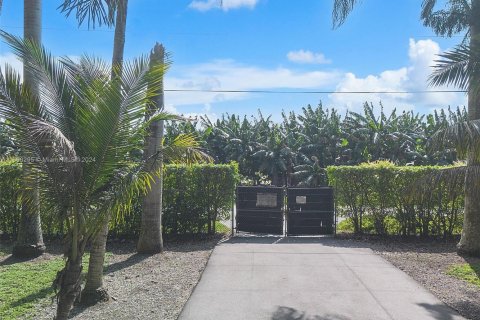 Villa ou maison à vendre à Miami, Floride: 2 chambres № 1694552 - photo 25