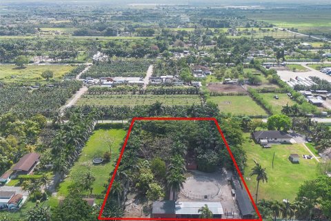 Villa ou maison à vendre à Miami, Floride: 2 chambres № 1694552 - photo 7