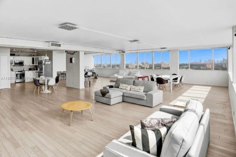 Купить кондоминиум в Норт-Майами, Флорида 2 спальни, 209.22м2, № 2019777 - фото 7