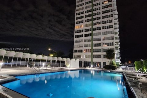 Купить кондоминиум в Норт-Майами, Флорида 2 спальни, 209.22м2, № 2019777 - фото 29