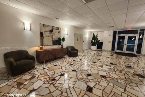 Купить кондоминиум в Норт-Майами, Флорида 2 спальни, 209.22м2, № 2019777 - фото 21