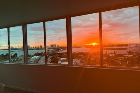 Condo à North Miami, Floride, 2 chambres  № 2019777