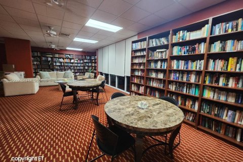 Купить кондоминиум в Норт-Майами, Флорида 2 спальни, 209.22м2, № 2019777 - фото 22