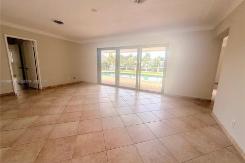 Снять в аренду виллу или дом в Помпано-Бич, Флорида 2 спальни, 129.32м2, № 2065314 - фото 3