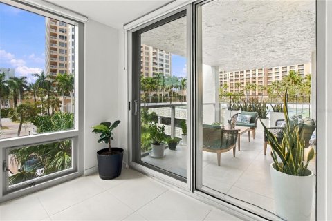 Condo in Sarasota, Florida, 2 bedrooms № 2395962 - photo 20