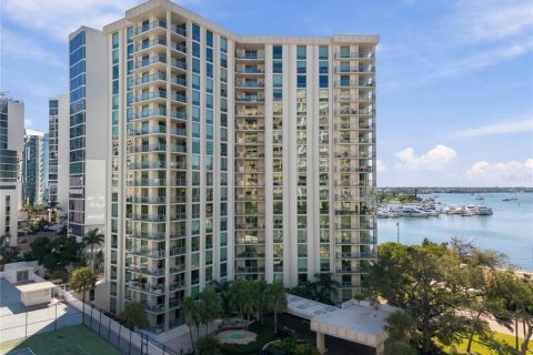 Condo in Sarasota, Florida, 2 bedrooms  № 2395962