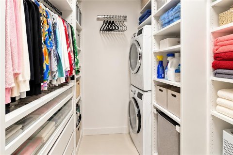 Condo in Sarasota, Florida, 2 bedrooms № 2395962 - photo 30