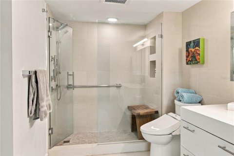 Condo in Sarasota, Florida, 2 bedrooms № 2395962 - photo 28