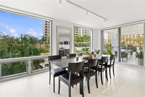 Condo in Sarasota, Florida, 2 bedrooms № 2395962 - photo 19