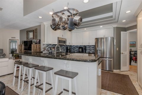 House in Odessa, Florida 5 bedrooms, 277.96 sq.m. № 1852637 - photo 8