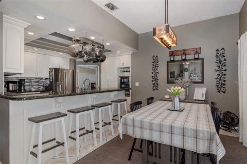 House in Odessa, Florida 5 bedrooms, 277.96 sq.m. № 1852637 - photo 9
