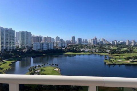 Condominio en venta en Aventura, Florida, 1 dormitorio, 70.14 m2 № 1860713 - foto 1