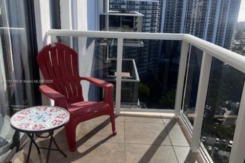 Condominio en venta en Aventura, Florida, 1 dormitorio, 70.14 m2 № 1860713 - foto 4
