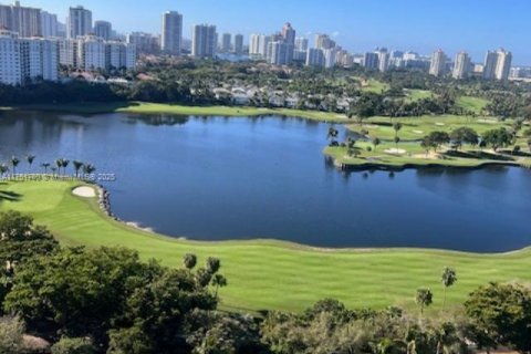 Condominio en venta en Aventura, Florida, 1 dormitorio, 70.14 m2 № 1860713 - foto 2
