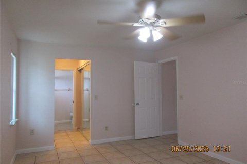 House in Kissimmee, Florida 3 bedrooms, 131.92 sq.m. № 1802222 - photo 27