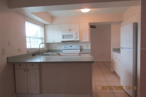 House in Kissimmee, Florida 3 bedrooms, 131.92 sq.m. № 1802222 - photo 12