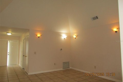 House in Kissimmee, Florida 3 bedrooms, 131.92 sq.m. № 1802222 - photo 10
