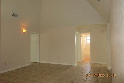 House in Kissimmee, Florida 3 bedrooms, 131.92 sq.m. № 1802222 - photo 9