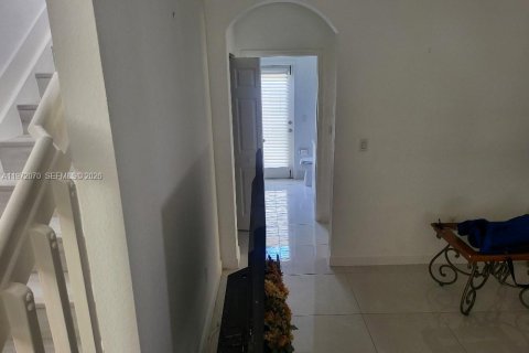 Villa ou maison à louer à Miami, Floride: 4 chambres, 201.97 m2 № 2042285 - photo 21