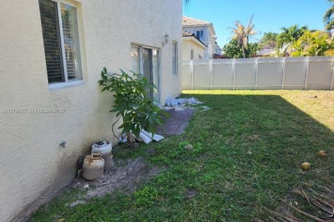 Villa ou maison à louer à Miami, Floride: 4 chambres, 201.97 m2 № 2042285 - photo 6