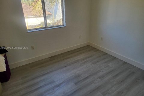 Villa ou maison à louer à Miami, Floride: 4 chambres, 201.97 m2 № 2042285 - photo 26