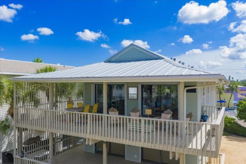 Condo in Indian Rocks Beach, Florida, 2 bedrooms  № 2396325 - photo 6