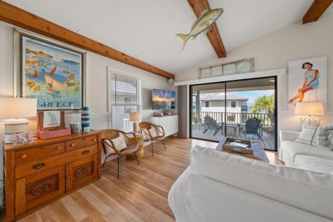 Condo in Indian Rocks Beach, Florida, 2 bedrooms  № 2396325 - photo 27
