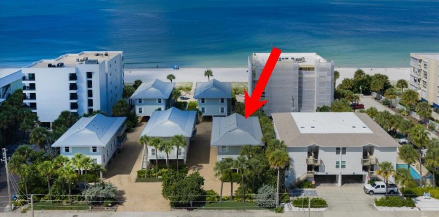 Condo in Indian Rocks Beach, Florida, 2 bedrooms  № 2396325