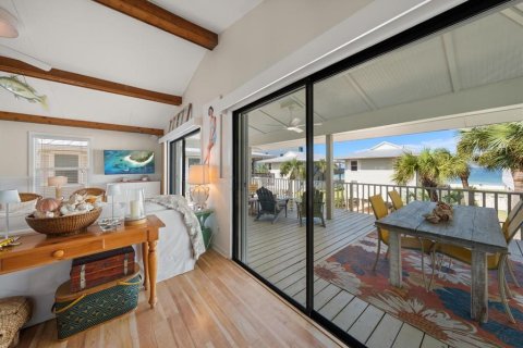 Condo in Indian Rocks Beach, Florida, 2 bedrooms  № 2396325 - photo 11