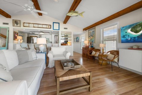 Condo in Indian Rocks Beach, Florida, 2 bedrooms  № 2396325 - photo 28