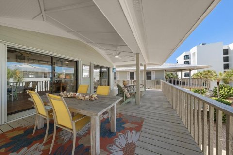 Condo in Indian Rocks Beach, Florida, 2 bedrooms  № 2396325 - photo 14
