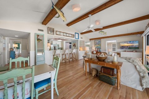 Condo in Indian Rocks Beach, Florida, 2 bedrooms  № 2396325 - photo 17