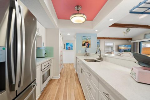 Condo in Indian Rocks Beach, Florida, 2 bedrooms  № 2396325 - photo 21