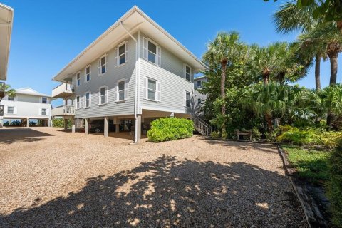 Condo in Indian Rocks Beach, Florida, 2 bedrooms  № 2396325 - photo 2