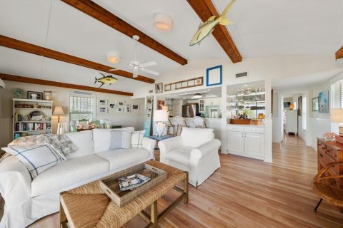Condo in Indian Rocks Beach, Florida, 2 bedrooms  № 2396325 - photo 10