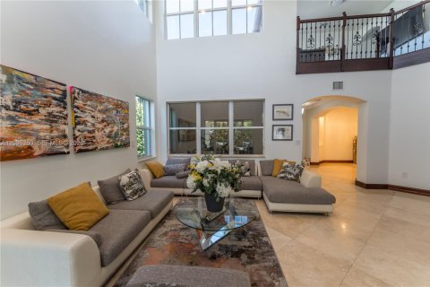 Villa ou maison à vendre à Doral, Floride: 5 chambres, 351.17 m2 № 2389499 - photo 11