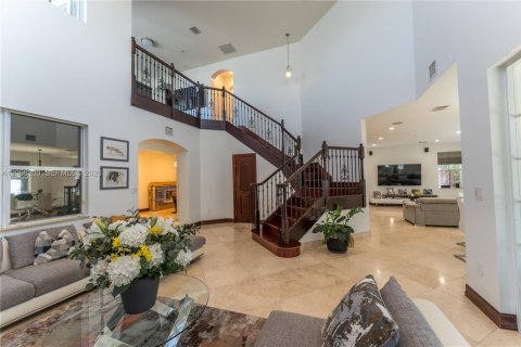 Villa ou maison à vendre à Doral, Floride: 5 chambres, 351.17 m2 № 2389499 - photo 10