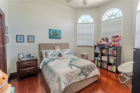 Villa ou maison à vendre à Doral, Floride: 5 chambres, 351.17 m2 № 2389499 - photo 30