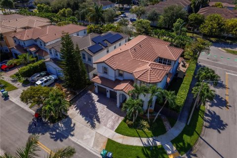 Villa ou maison à vendre à Doral, Floride: 5 chambres, 351.17 m2 № 2389499 - photo 4