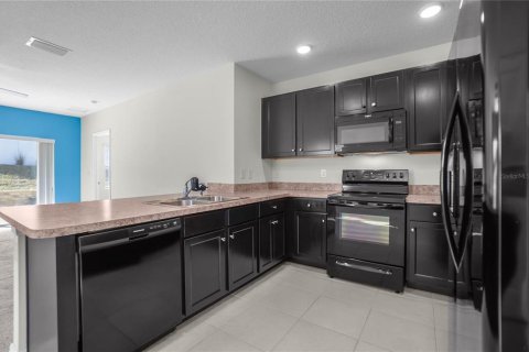 House in Beverly Hills, Florida 3 bedrooms, 128.95 sq.m. № 1545808 - photo 3
