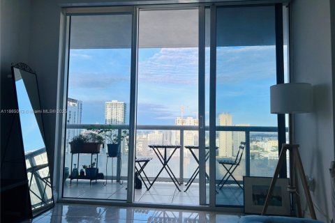 Condominio en venta en Miami, Florida, 1 dormitorio, 78.5 m2 № 2154614 - foto 19