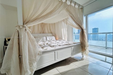 Condominio en venta en Miami, Florida, 1 dormitorio, 78.5 m2 № 2154614 - foto 18