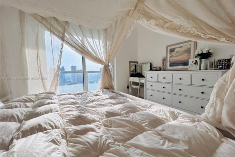 Condominio en venta en Miami, Florida, 1 dormitorio, 78.5 m2 № 2154614 - foto 17